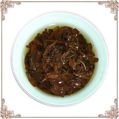 4)Чёрный чай YunNan Dian Hong Tea<br />Год сбора - 2011.<br />Вес - 200 грамм.<br />Производитель: Fengqing Tea Factory Of Yunan China<br />Стоимость - 550 рублей