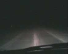 Примерно за 10-15 км до Байкалова стемнело и было прикольно наблюдать, как по льду бегают зайчики от фар машин, но разгоняться и тормозить было трудно - не смотря на хорошие покрышки
