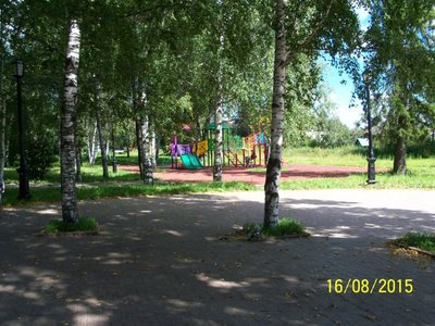 Были приятно удивлены (особенно дети), что в саду Ермака установили детскую площадку.........