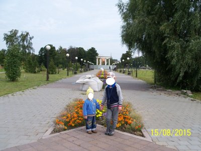 Наши парни.    <br />.... особенно символично выглядят мешки с песком..........
