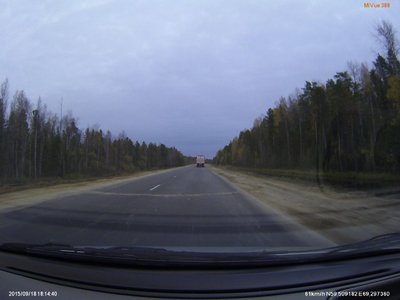 Уватский р-н: из-за дождей болота наполнились водой и &quot;подошли&quot; почти вплотную к дороге