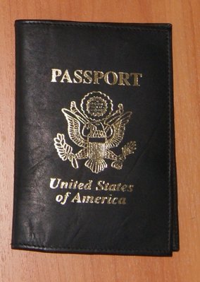 кожаная обложка на паспорт.