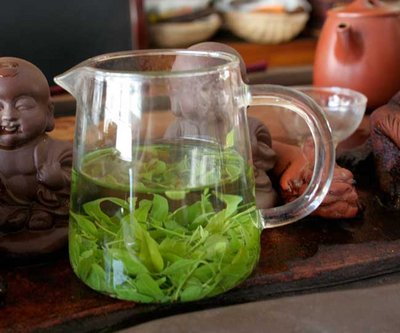 2) Зелёный чай Yunnan Premium Herbal Tea&quot;Detox Kuding Cha&quot;<br />Год сбора - 2011.<br />Вес - 200 грамм.<br />Производитель: Yunnan China<br />Стоимость -22 доллара.