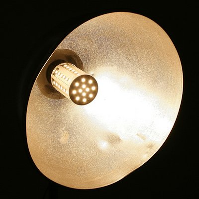 2) Светодиодная лампочка 60 LED SMD.<br />Стоимость 450 рублей.